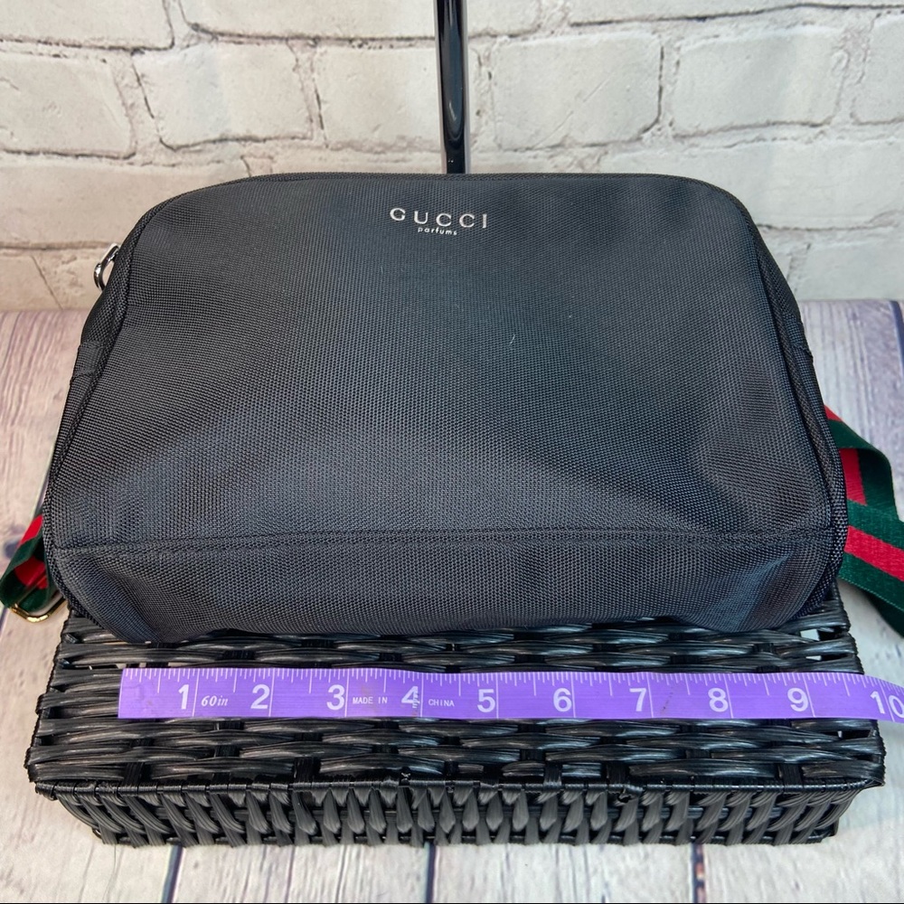 GUCCI crossbody bag from the beauty line with thick crossbody strap - Picture 10 of 12